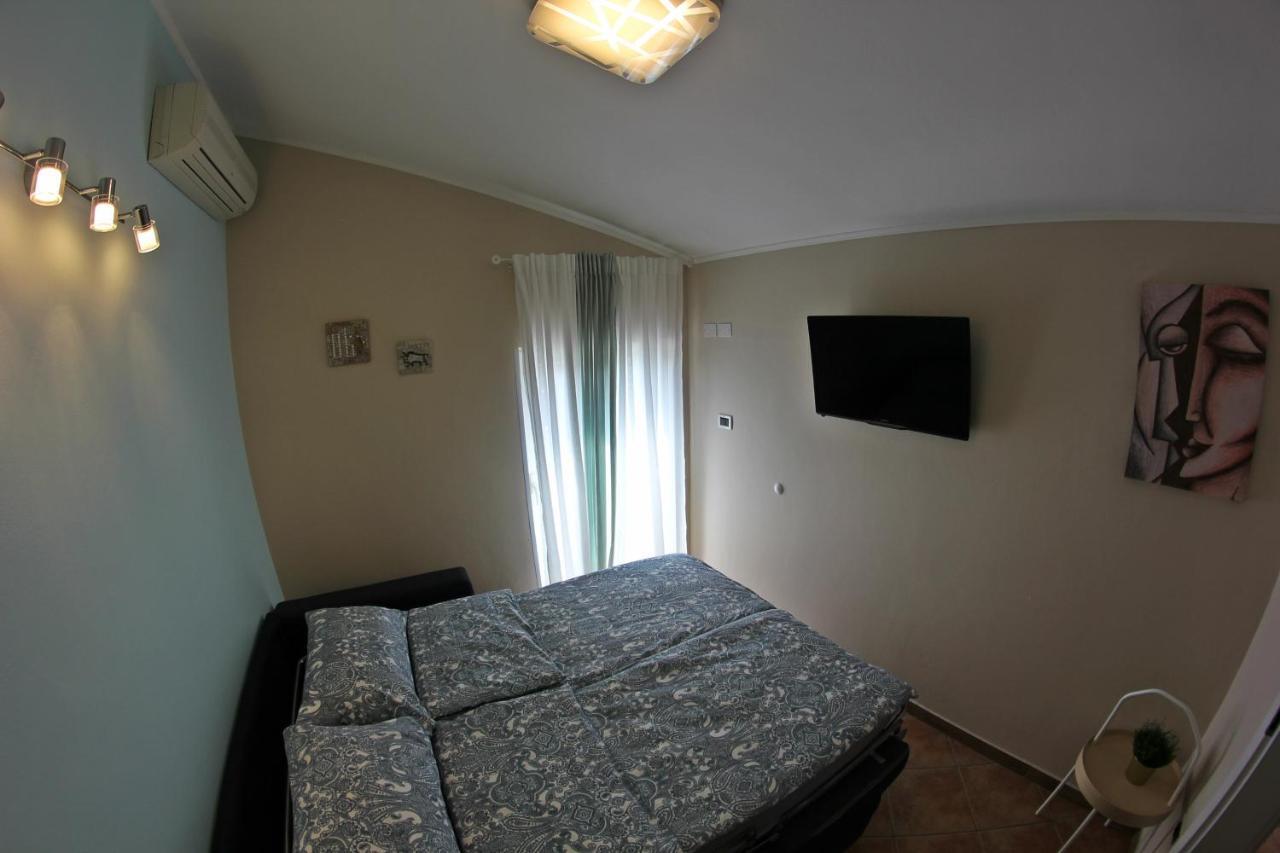 Room And Apartment Doris Lovrečica 외부 사진