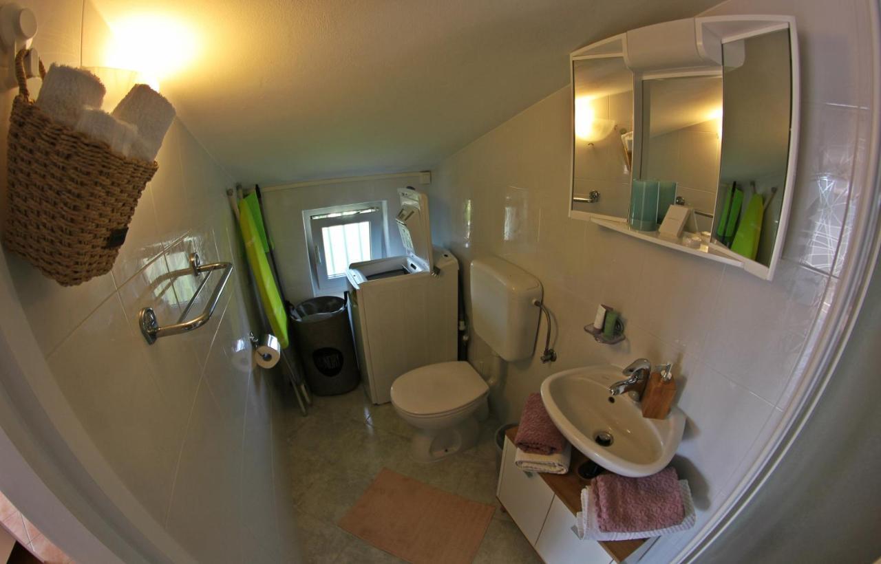 Room And Apartment Doris Lovrečica 외부 사진